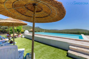 Villa Porto Ferro con piscina e giardino per 4 persone